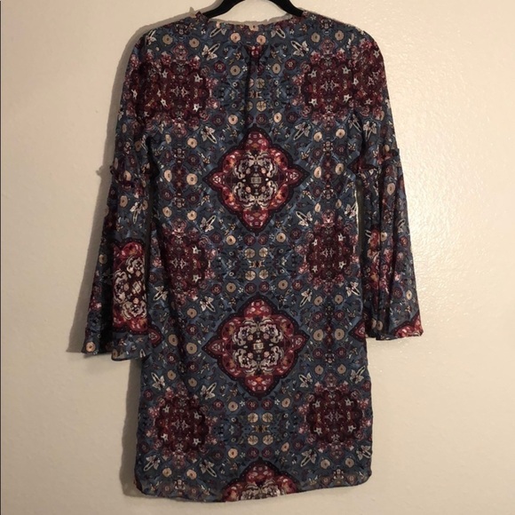NWT WHBM Medallion Shift Dress W/ Bell Sleeves - Picture 6 of 7